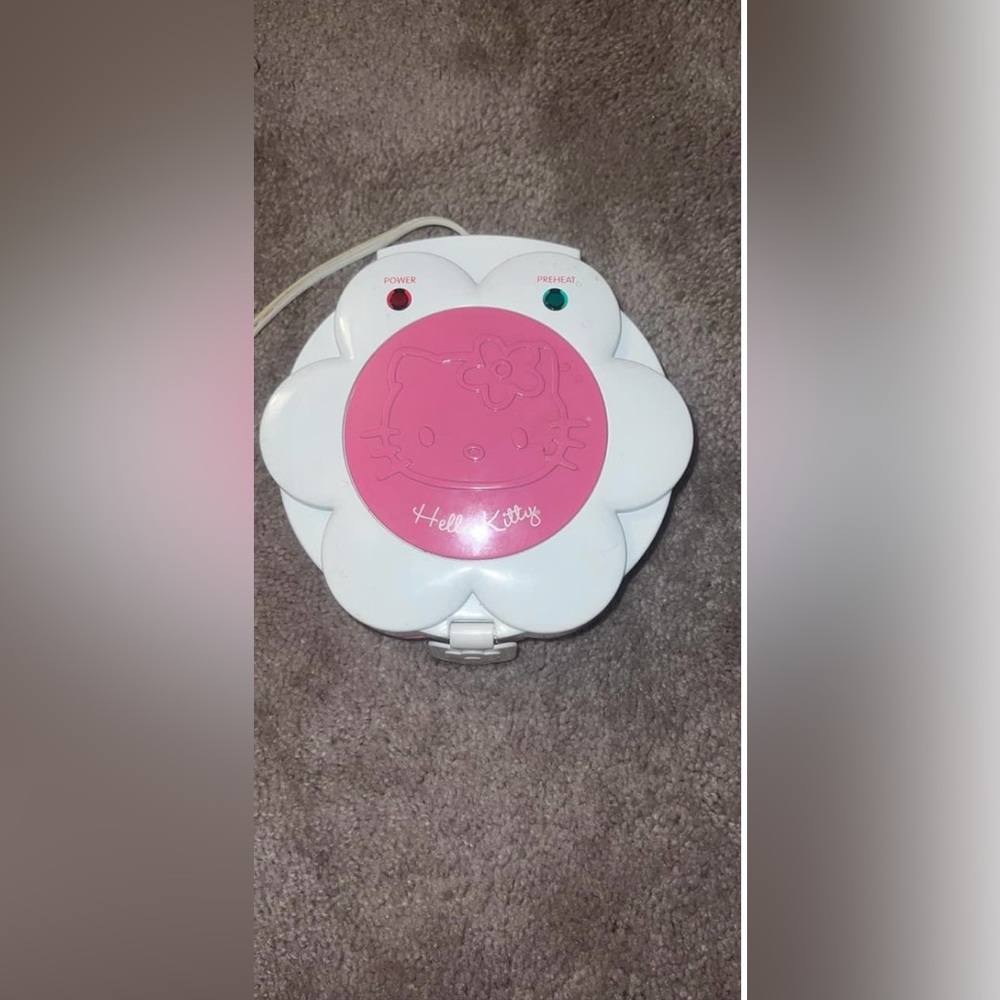 Hello Kitty grilled cheese maker